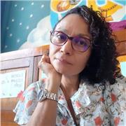 Profesor de castellano imparte clases a niños de básica primaria y secundaria